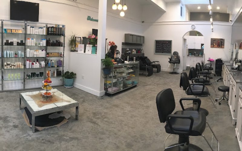 Maxi Hair Salon