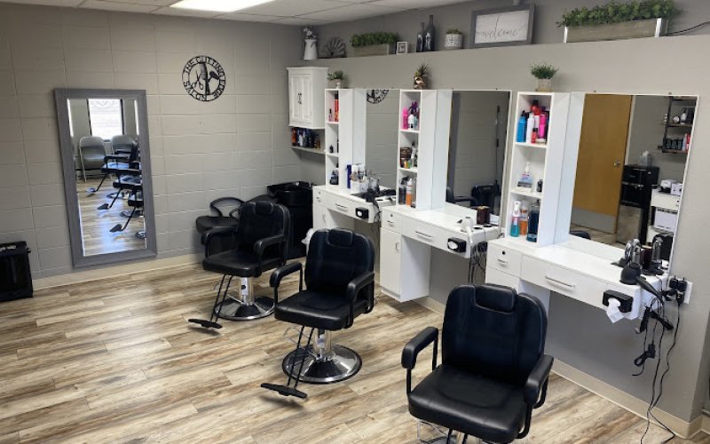 The Cutting Edge Salon