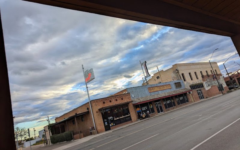 Sisters N Clippers — Hair salon in Buckeye
