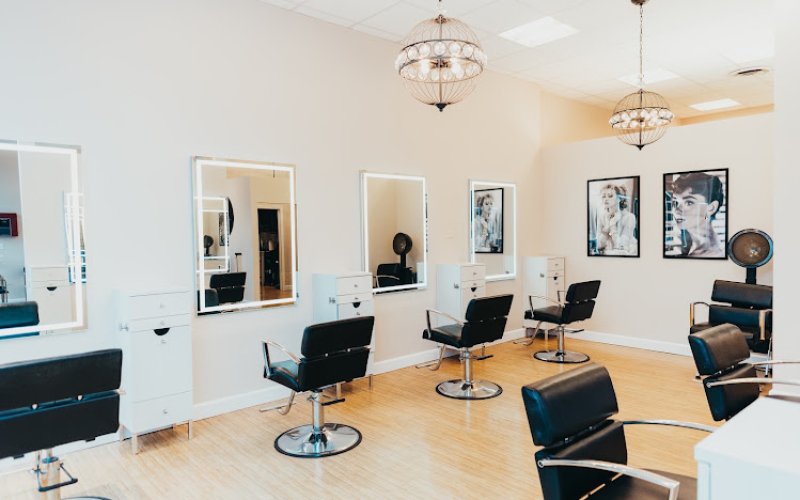 Lola Hair Studio