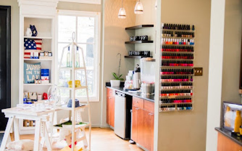 Stile Salon & Spa — Beauty salon in Columbus