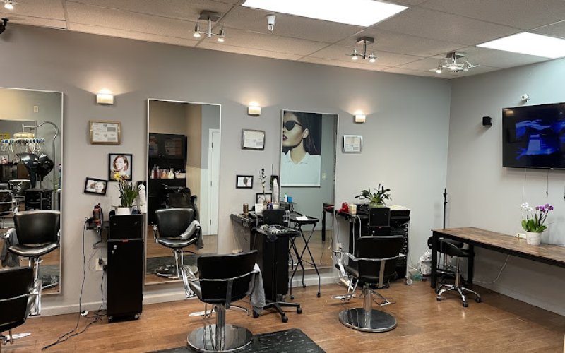 1 salon — Hair salon in Daly City