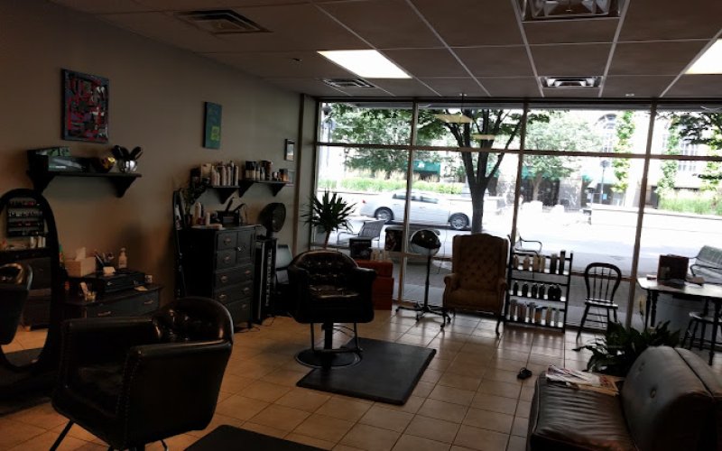 Platinum Black Salon