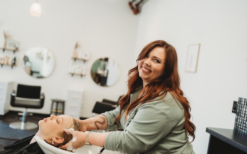Salon Willow