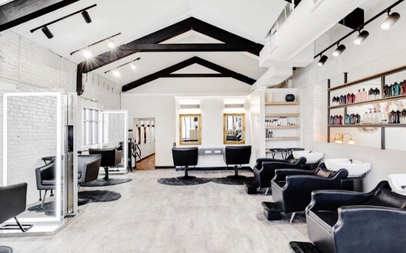 303 Salon Lohi — Beauty salon in Denver
