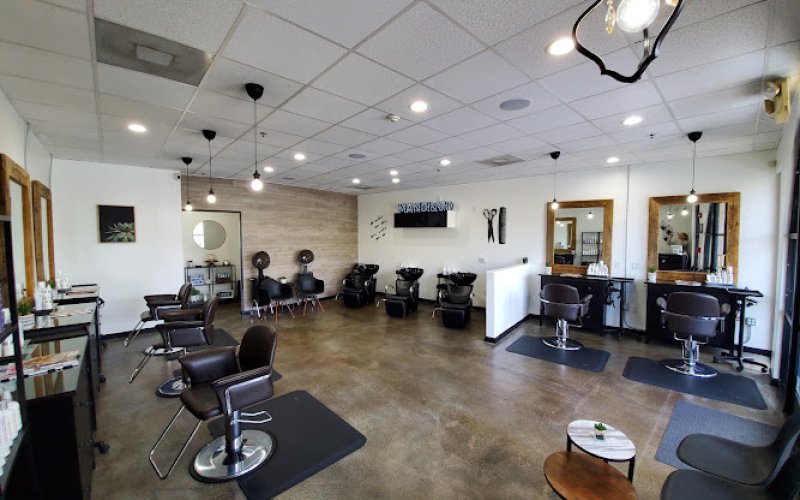 Mandi & Co. Salon