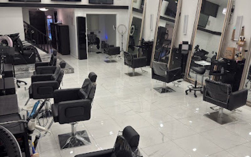 Salon Lounge
