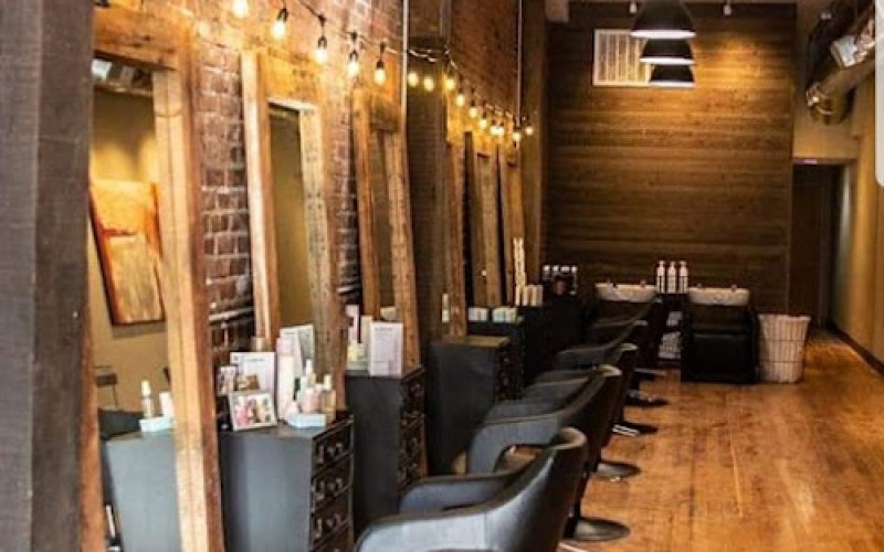 En Vie Salon — Hairdresser in Everett