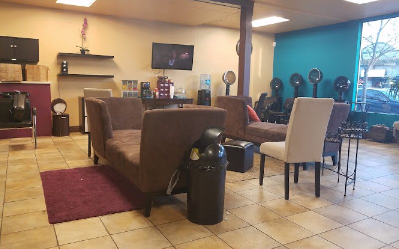 Straight Or Knot Beauty Salon