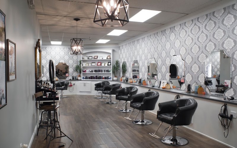 Pin-Up Curls — Hair salon in Fort Wayne