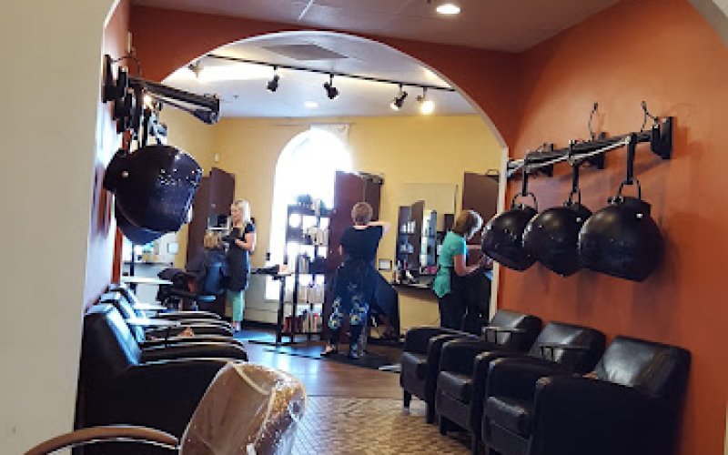 Tangles Salon & Spa