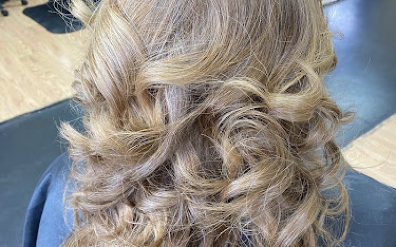 Above & Beyond Beauty Salon