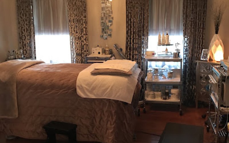 Three Palms Salon and Spa — Beauty salon in Livermore