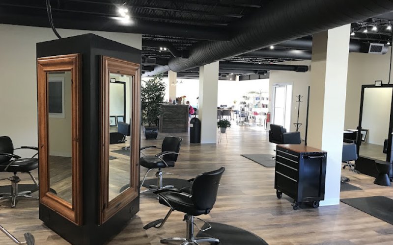 Michael Thomas Salon