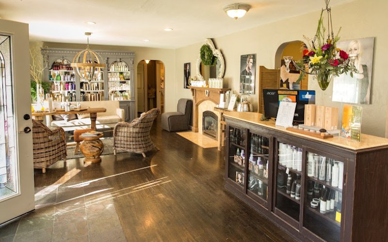 Salon Avalon