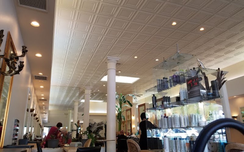 Le Studio Salon De Beaute