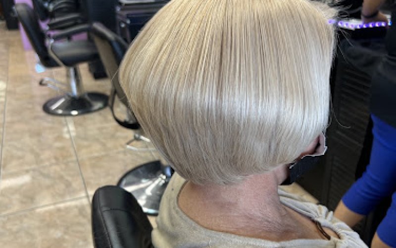 Yoly Dominican Salon