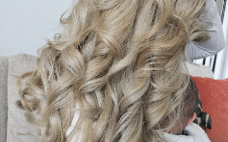 Califorever hair & lash lounge