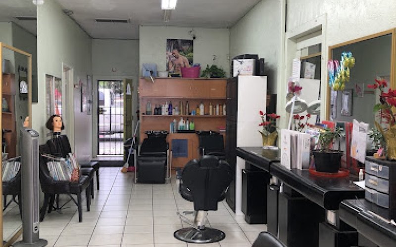 Alicia ( working at 21 Barber Shop )