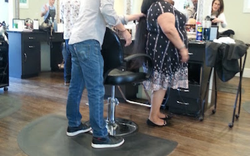 Ricca Donna Salon