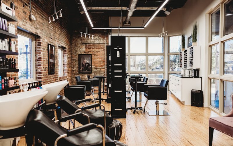 Salon 5th Avenue — Hair salon in Peoria