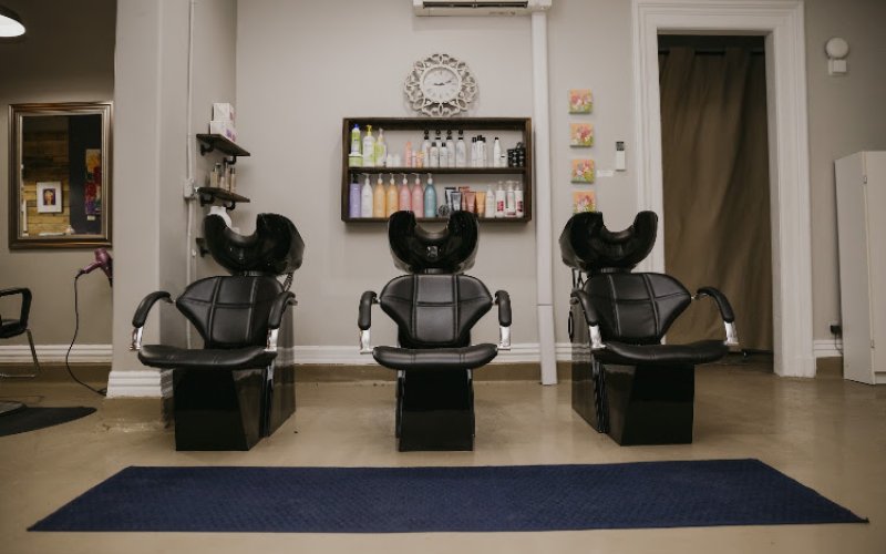 Julianna Salon in Rochester