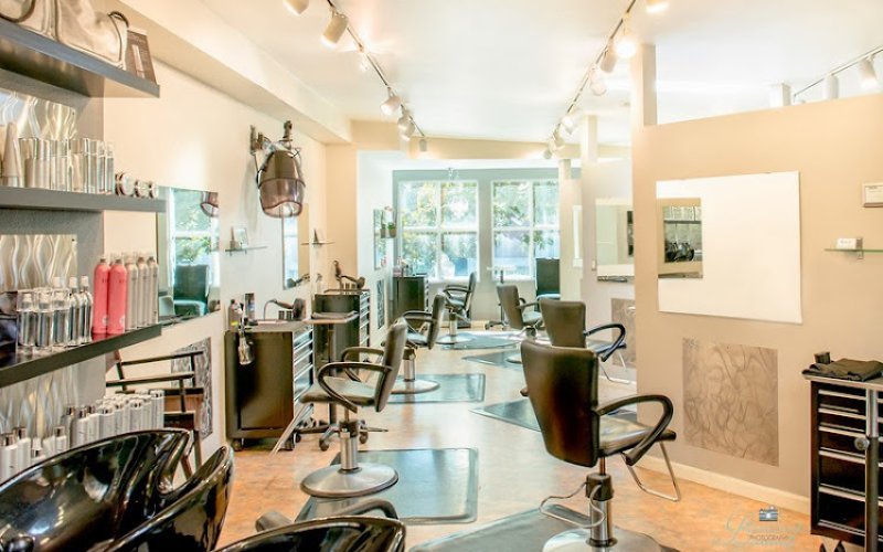 Luxe Hair Lounge & Day Spa