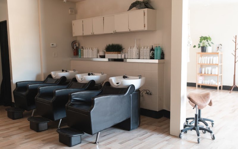 Mahogany & Rose Hair Studio