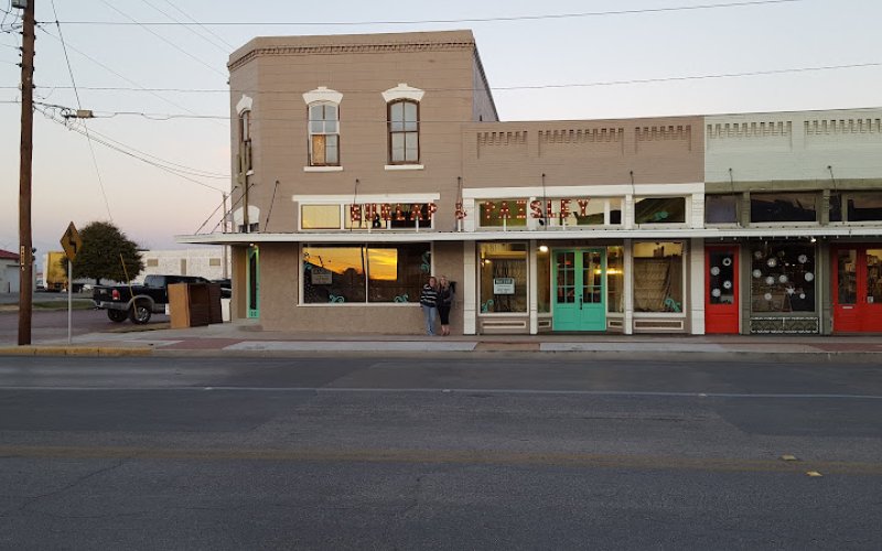 Burlap & Paisley — Hair salon in San Angelo