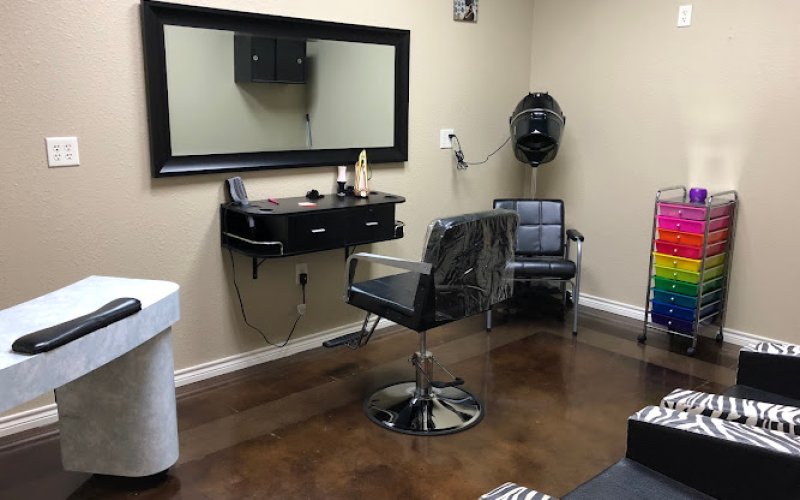 Mallorca Salon Studios & Suites — Beauty salon in San Antonio