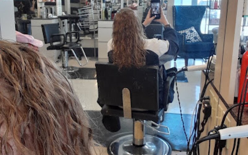 Hair Waves Salon