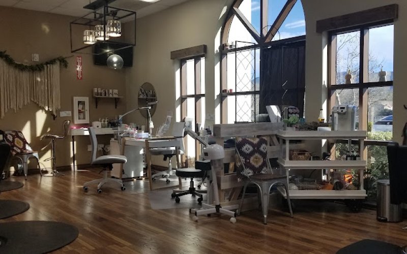 Lux Lox Salon