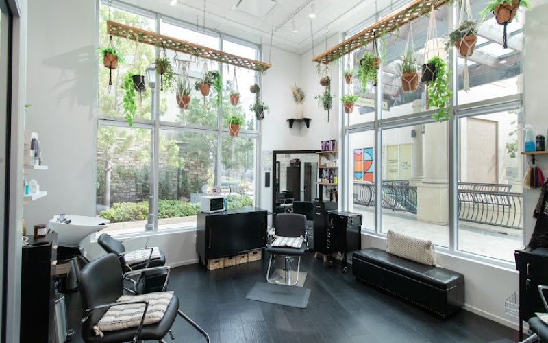 Salon Republic Thousand Oaks