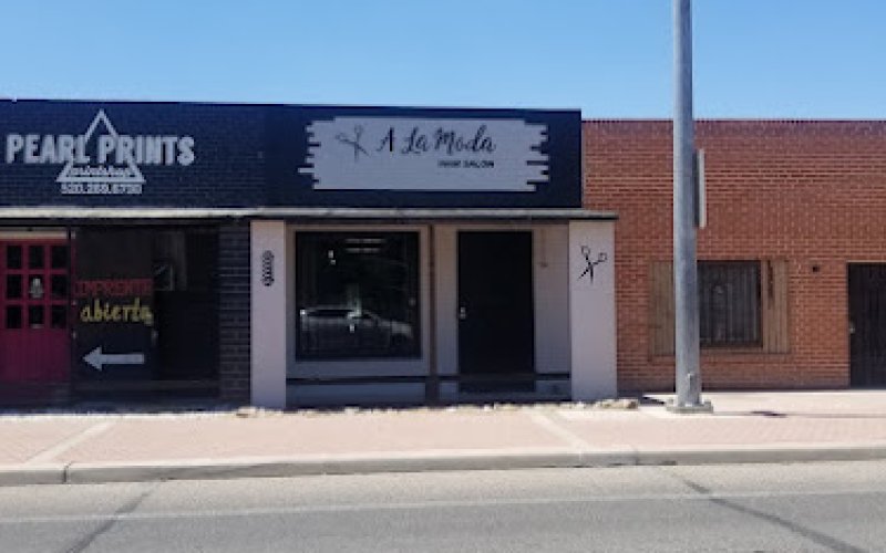 A LA MODA HAIR SALON