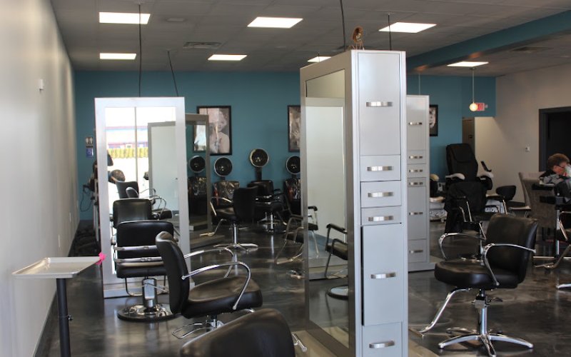 Salon Brea — Beauty salon in Warren