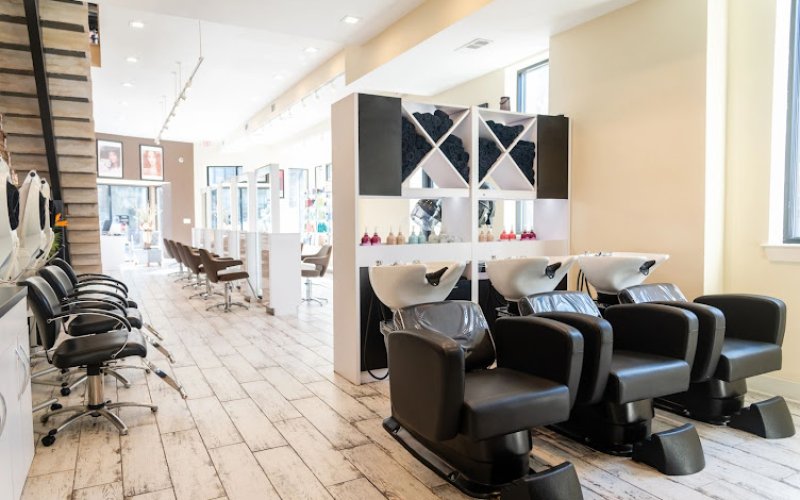 Salon Revive — Beauty salon in Washington