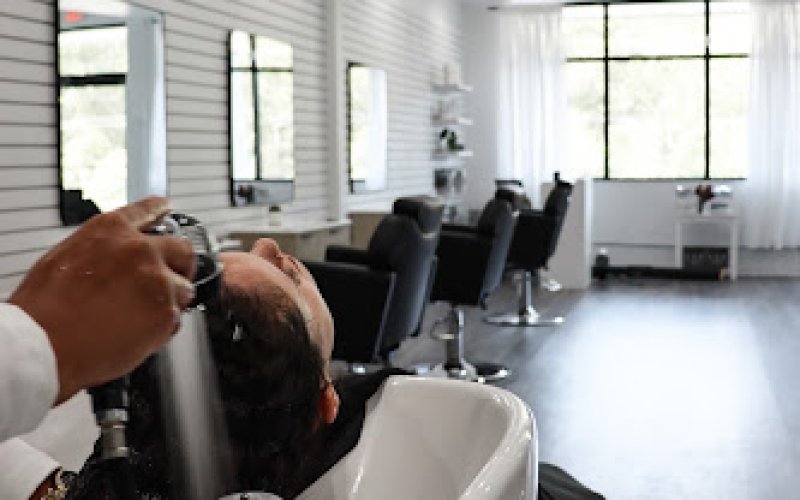 Curlsé Salon — Hair salon in Waterbury