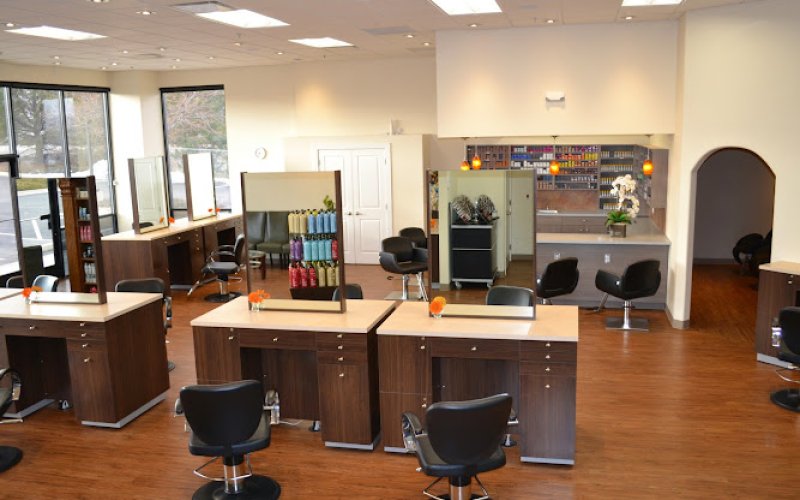 The Yacht Club Salon