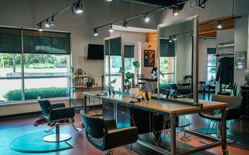 Studio 16 Salon + Spa